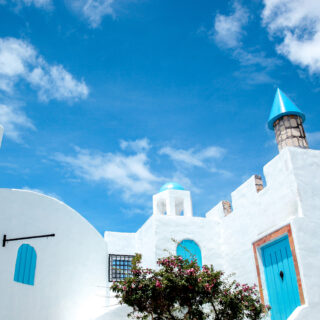 summer-day-at-santorini-2025-01-27-10-53-33-utc